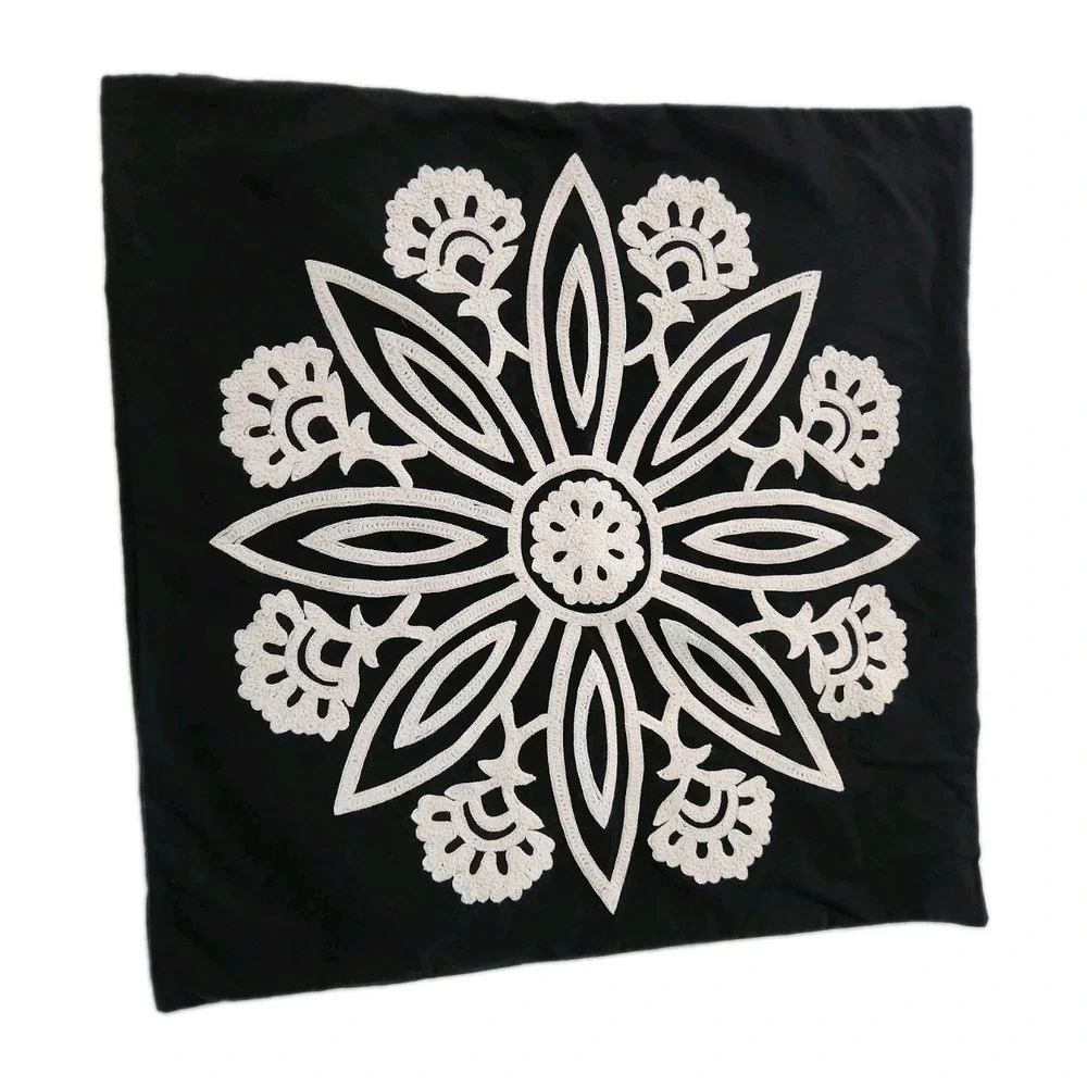 Pottery Barn SUZANI Black White Embroidered Euro Sham / Pillow Cover 24x24 EC